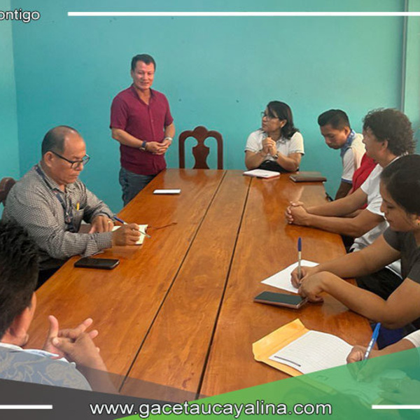Francis Paredes Castro y Fernando Arechaga García Definen Acciones para Impulsar el Progreso de Tahuanía