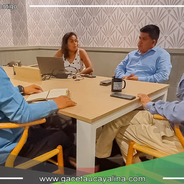 Reunión Estratégica: Alcalde de Sepahua y Representante de Internet para Todos Exploran Opciones para Optimizar Conectividad Digital