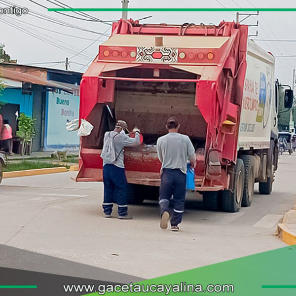 Trabajadores de limpieza mantienen Sepahua limpio y saludable