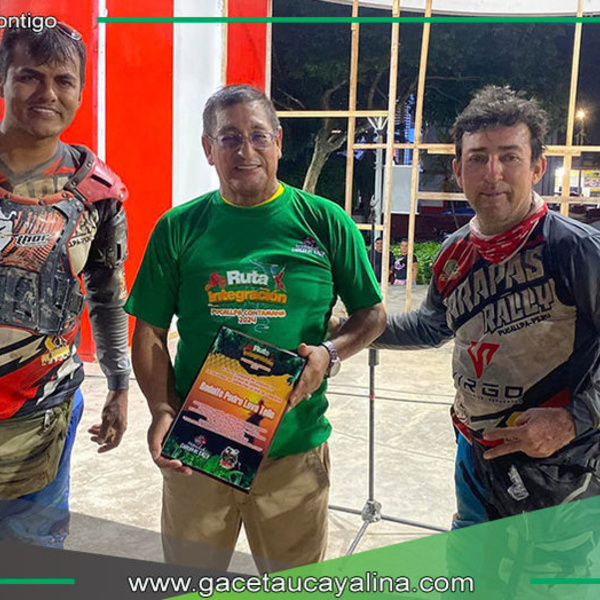 Alcalde de Ucayali recibe a motocrosistas tras travesía en Contamana
