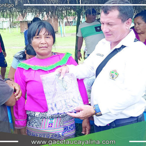 Alcalde Fernando Arechaga García distribuye donativos en Betijay y enfrenta a equipo local en un vibrante encuentro deportivo.