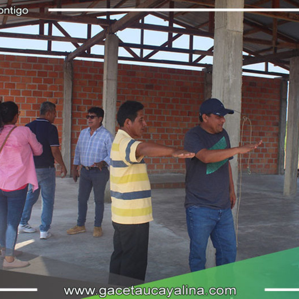 Alcalde Econ. Iván Mendoza supervisa avances en obra de centro de salud en Curimaná