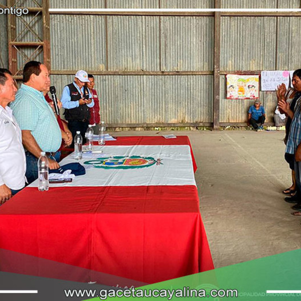 Alcalde de Atalaya juramenta comité pro distrito en Nueva Italia