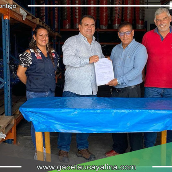 Alcalde provincial de Ucayali recibe primera dotación de ayuda humanitaria para afectados por inundaciones