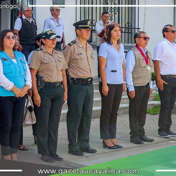 Alcalde provincial encabeza ceremonia cívica en Satipo