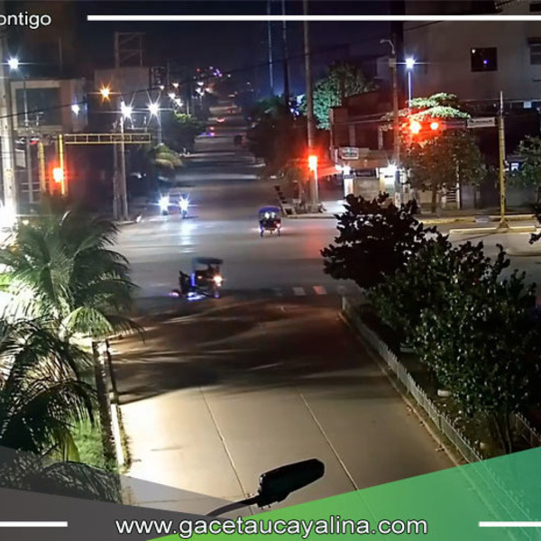 Pasajeros de motocicleta ilesos tras colisión con mototaxi en Av. Centenario