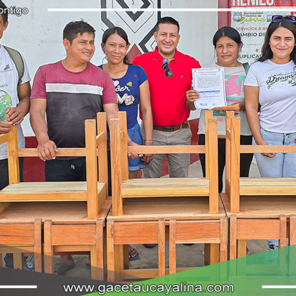Alcalde John Salcedo Ríos dota de sillas y carpetas a institución educativa "Sol Naciente"