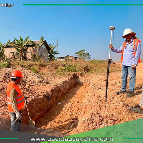 Funcionarios supervisan obras en Av.  Andalucía y A.H. 17 de mayo en C. P. San Pablo de Tushmo
