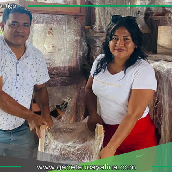 Municipalidad de Ucayali entrega mobiliario escolar a colegio inicial