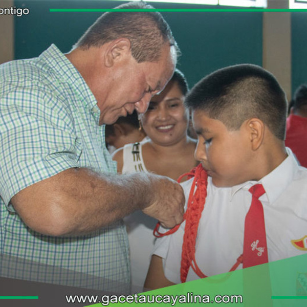 Alcalde juramenta brigadieres escolares en colegio de Atalaya