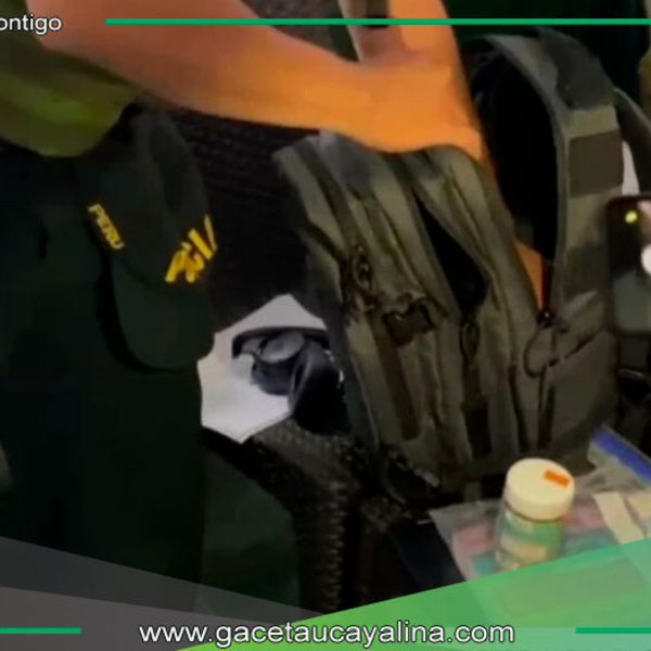 Mototaxista iquiteño devuelve mochila con tecnología y medicinas