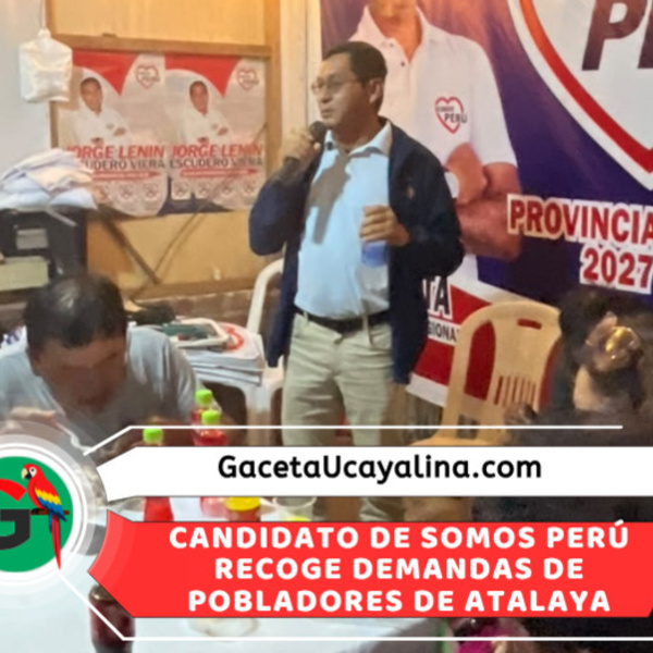 Candidato Lenín Escudero dialoga con pobladores durante conversatorio en local de Campaña en Atalaya